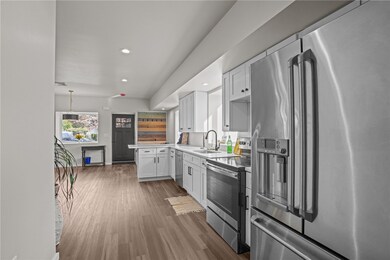 8 Queen St, Cranston, RI 02920 - photo 3