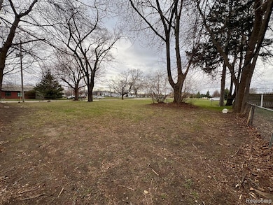 1436 E Pierson Rd, Flushing, MI 48433 - photo 4