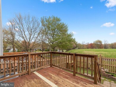 14369 Beaker Ct, Burtonsville, MD 20866 - photo 2