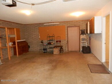 2 car garage with door to back yard
