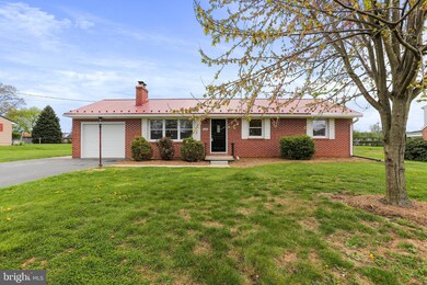 12264 Malissa Dr, Greencastle, PA 17225 - photo 2