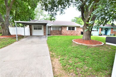 1718 Heather Ln, Alvin, TX 77511 - photo 3