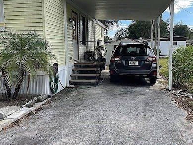 402 Sunset Ln, Lady Lake, FL 32159 - photo 2