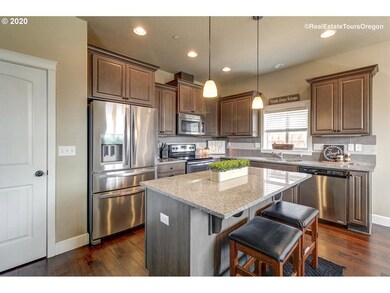 722 E Lincoln St, Carlton, OR 97111 - photo 6