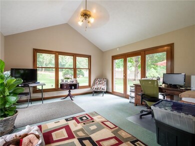 555 Crestpoint Ln, Plainfield, IN 46168 - photo 5