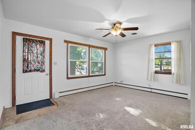 2110 N Fairmount St, Davenport, IA 52804 - photo 3