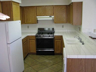 2809 S Swallow Point Cir, Las Vegas, NV 89117 - photo 7