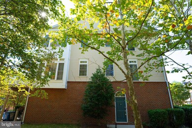 42590 Pine Forest Dr, Chantilly, VA 20152 - photo 4