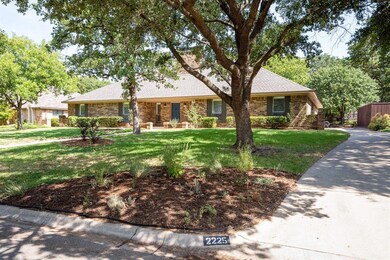 2225 Stonegate Dr, Denton, TX 76205 - photo 4