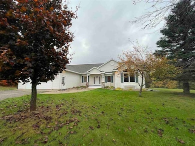 9030 Sugar Tree Ln, Charlevoix, MI 49720 - photo 7