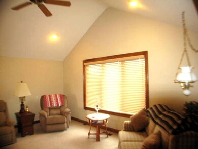 11806 Birch Ct, Leo, IN 46765 - photo 4