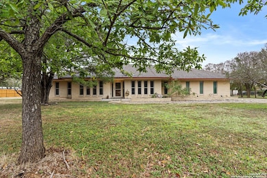 407 Windsor Ln, New Braunfels, TX 78132 - photo 2