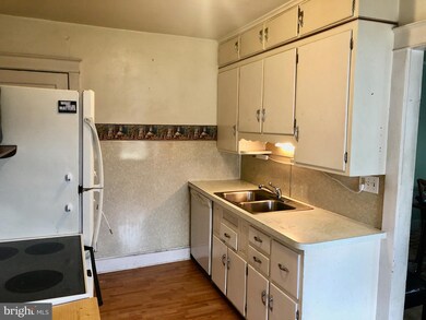 64 N 2nd St, Hamburg, PA 19526 - photo 4