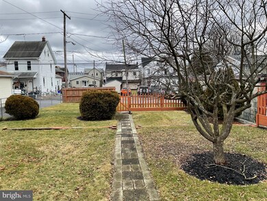 118 E Green St, West Hazleton, PA 18202 - photo 3
