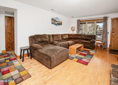 River-Oaks-E-302-MLS_07