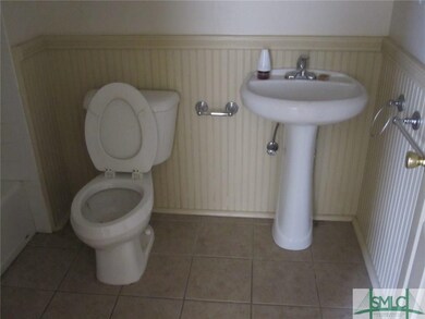 546 E Huntingdon St unit A lower, Savannah, GA 31401 - photo 4