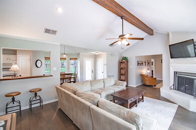 903 Lancaster Dr, Friendswood, TX 77546 - photo 2