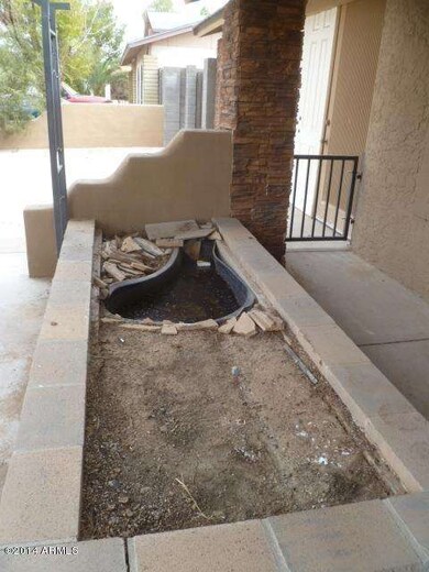 FRONT PORCH (2)