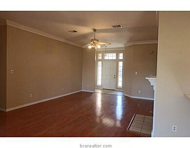 1710 Laura Ln unit CS, College Station, TX 77840 - photo 5