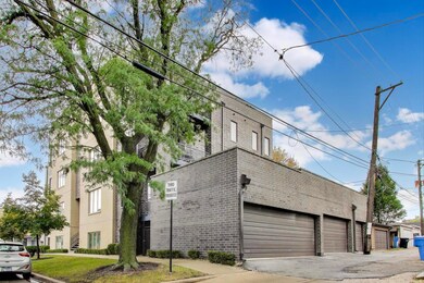 2352 W Winona St unit 3E, Chicago, IL 60625 - photo 3