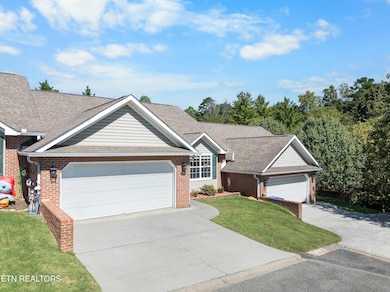 705 Lower Pond Way unit 22, Knoxville, TN 37920 - photo 3