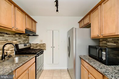 1952 Kennedy Dr unit T3, McLean, VA 22102 - photo 5