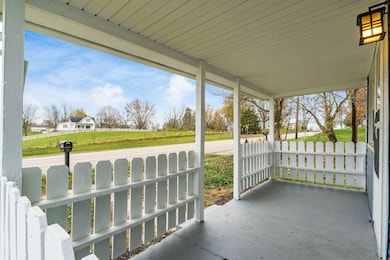 154 W Front St, New Holland, OH 43145 - photo 4