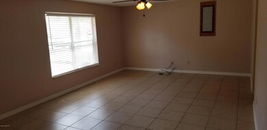 7160 Bevil_living room