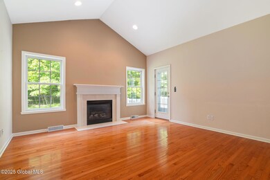 50 Oakmont St, Schenectady, NY 12309 - photo 4