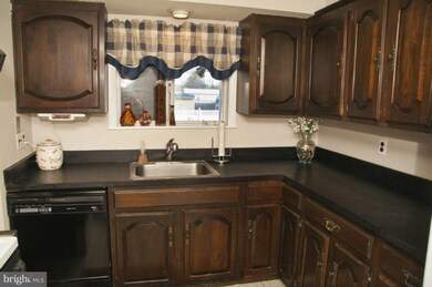 1031 Bayner Rd, Essex, MD 21221 - photo 3