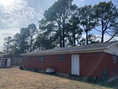 1012 Rosebud Dr, Azle, TX 76020 - photo 2