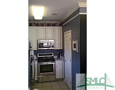 Kitchen. Stainles appliances included.