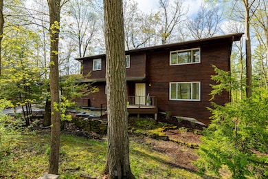 3949 Waldenwood Dr (2 of 70)