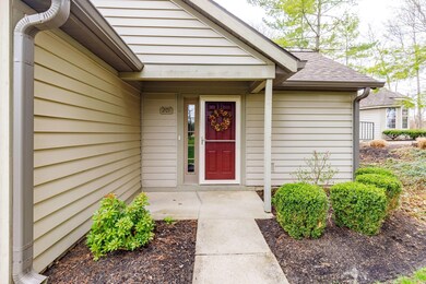 201 Deer Cross Ln, Powell, OH 43065 - photo 2