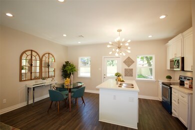 210 Garrotsville St, Houston, TX 77022 - photo 2