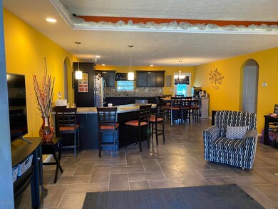 9715 Evanwood Ct, Louisville, KY 40228 - photo 2