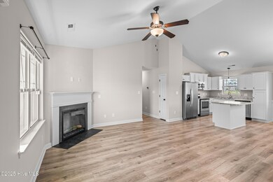 111 Easton Dr, Richlands, NC 28574 - photo 6