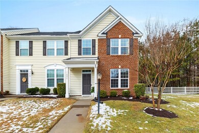 View of front of home featuring a front lawn