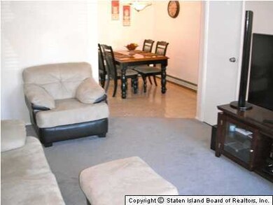 72 Daffodil Ln unit 113, Staten Island, NY 10314 - photo 4