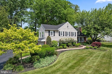 411 Heatherwood Ln, Devon, PA 19333 - photo 2