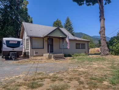 1649 W Evans Creek Rd, Rogue River, OR 97537 - photo 3