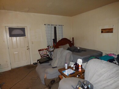 752 S Columbia St, Frankfort, IN 46041 - photo 7