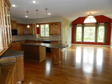 Kitchen & Garden Room opens to Deck
