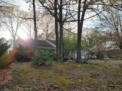 2 Cassie Ct, Mount Sinai, NY 11766 - photo 4