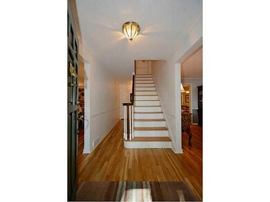 Entry/Foyer.