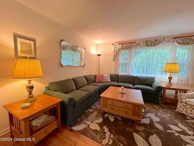 13 Chestnut Ln, Schenectady, NY 12309 - photo 7