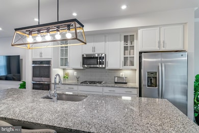 18245 Summit Pointe Dr, Triangle, VA 22172 - photo 6