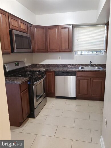 924 Portia Ct, Hyattsville, MD 20785 - photo 4