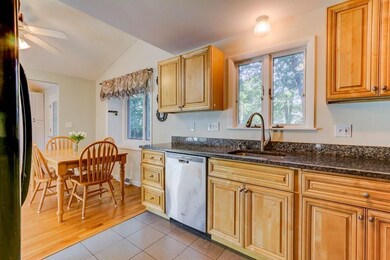 543 Coronation Dr, Franklin, MA 02038 - photo 6