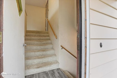 1715 Bartlett Dr, Anchorage, AK 99507 - photo 4